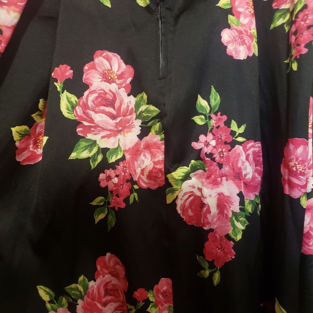 2 PIECES SET ..LACE TOP-BLACK SKIRT WITH PINK FLOWERS ...SIZE 17/18 - Picture 13 of 16